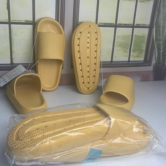 Mesh Beach Shoes Comfy Anti-Slip Pillow Slides - Picture 4 of 4